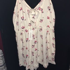 Francesca’s Boutique Romper. New!!!